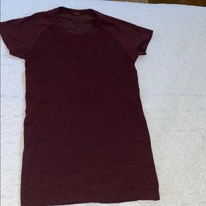 Lululemon Swiftly Tech Short Sleeve 2.0 - Size 6
